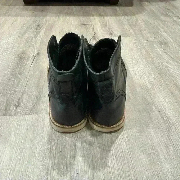 Crevo Men’s Boardwalk Black Leather Chukka Boots - Picture 5 of 7